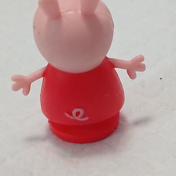 LOT OF 7 PEPPA PIG FAMILY & FRIENDS TOY FIGURES CHARACTERS COLLECTION - Picture 15 of 16